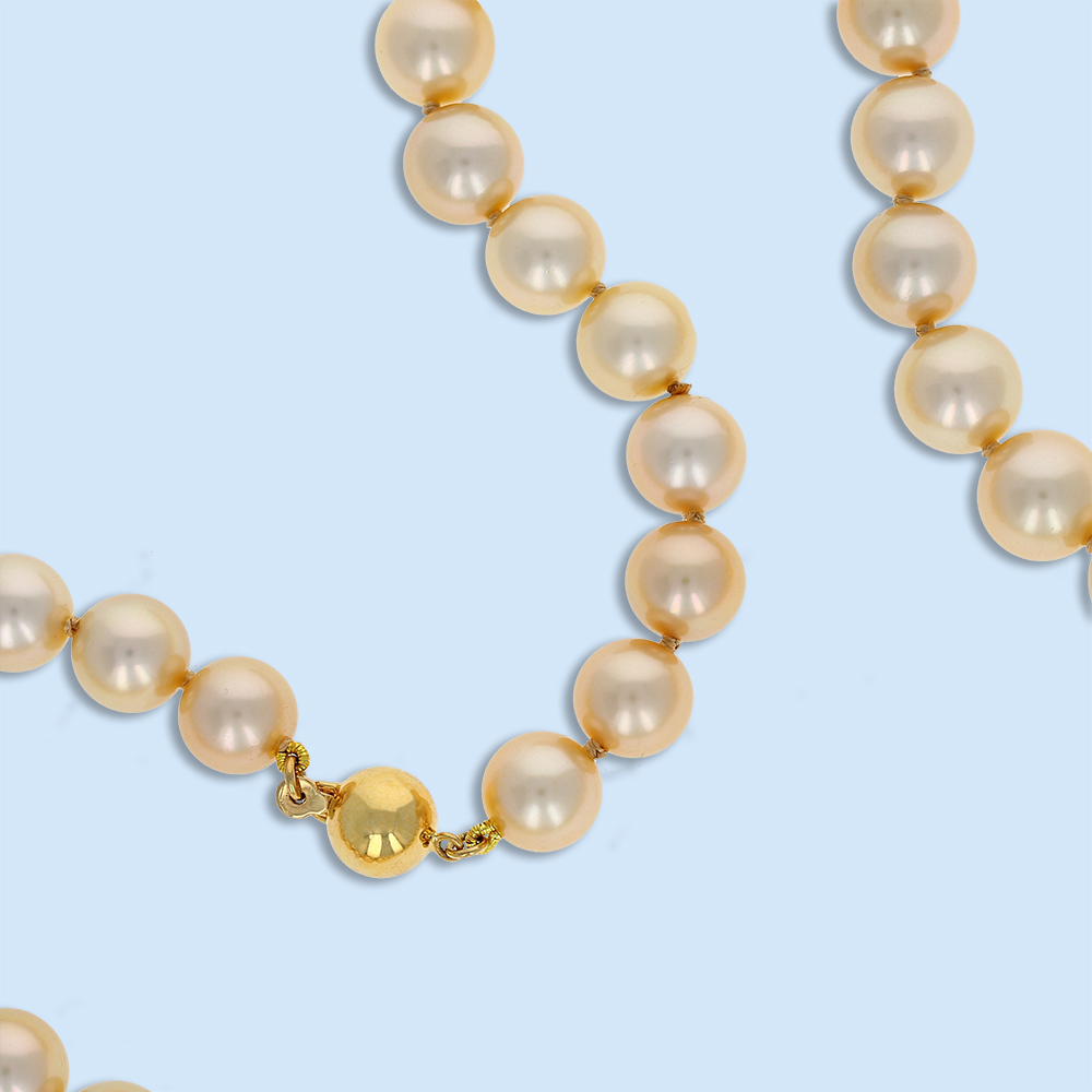 Golden South Sea Pearl Pendant with Diamond Collar