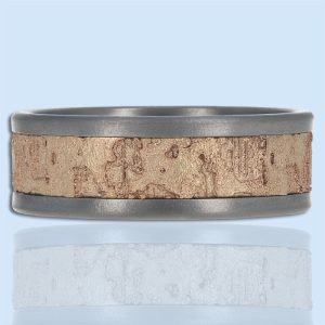 Mens tantalum and gold wedding band with wall fracture design